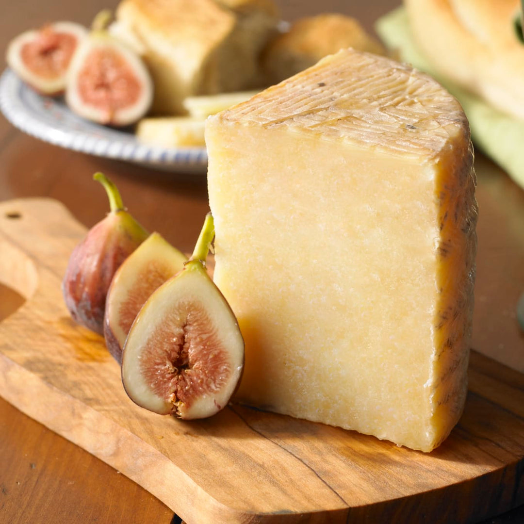 Artisan Sharp Manchego Cheese (8oz)